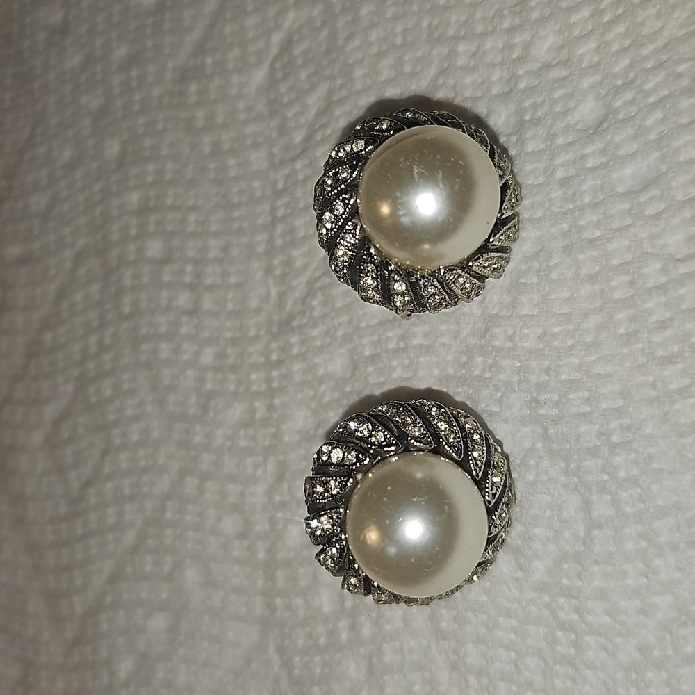 Kenneth J. Lane Vintage Clipon Earrings - image 1